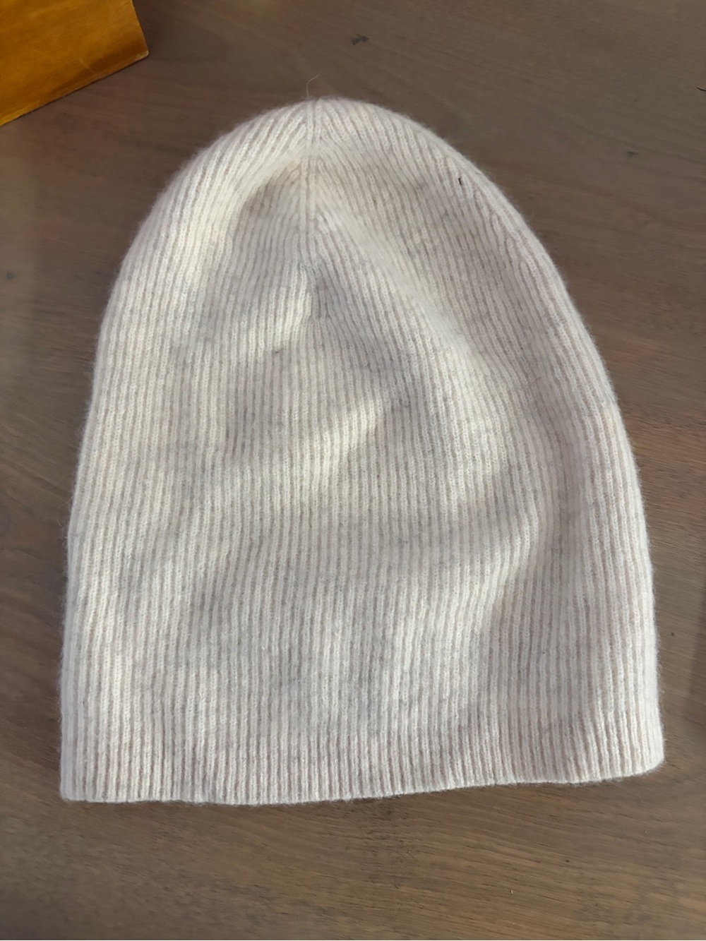 Aritzia Cashmere Beanie in Light Cream